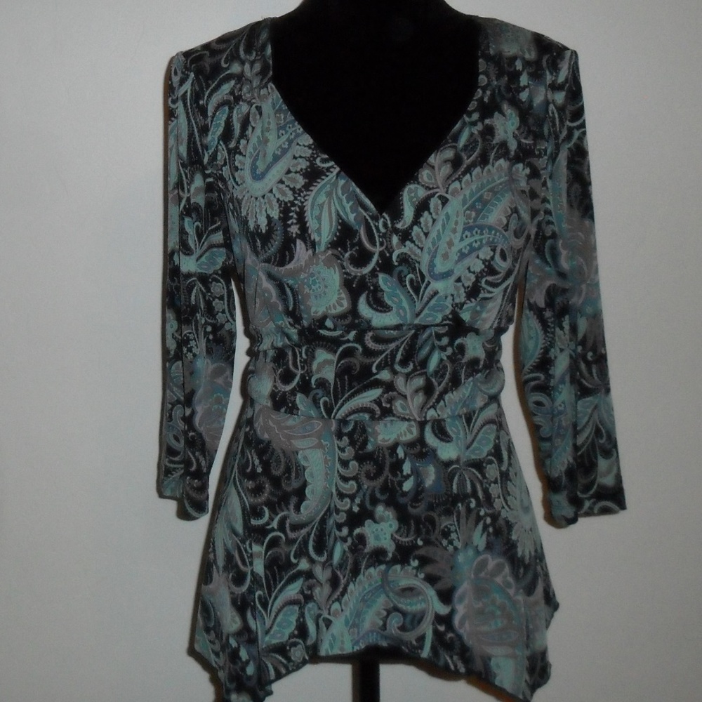 Surplice Tie Back Handkerchief Hem in Paisley XL